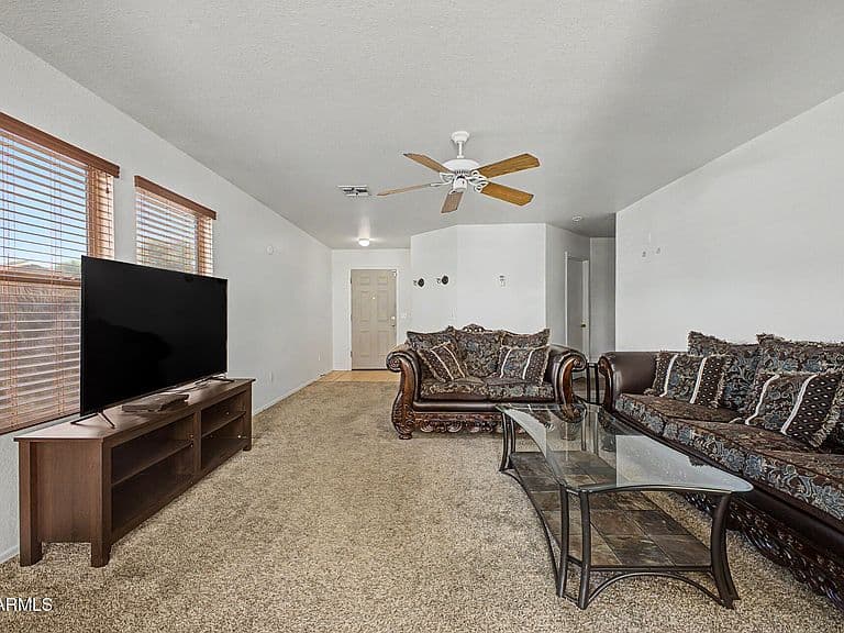 5240 E FLOWER Avenue photo 5