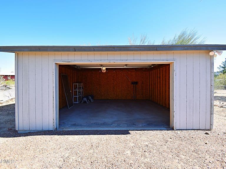 33455 S Coldwater Rd photo 4