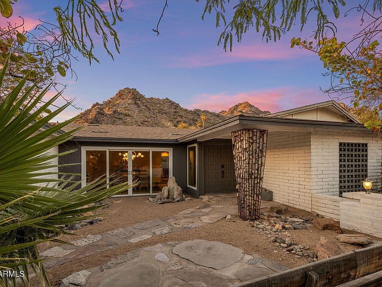 2432 E PIESTEWA PEAK Drive photo 4