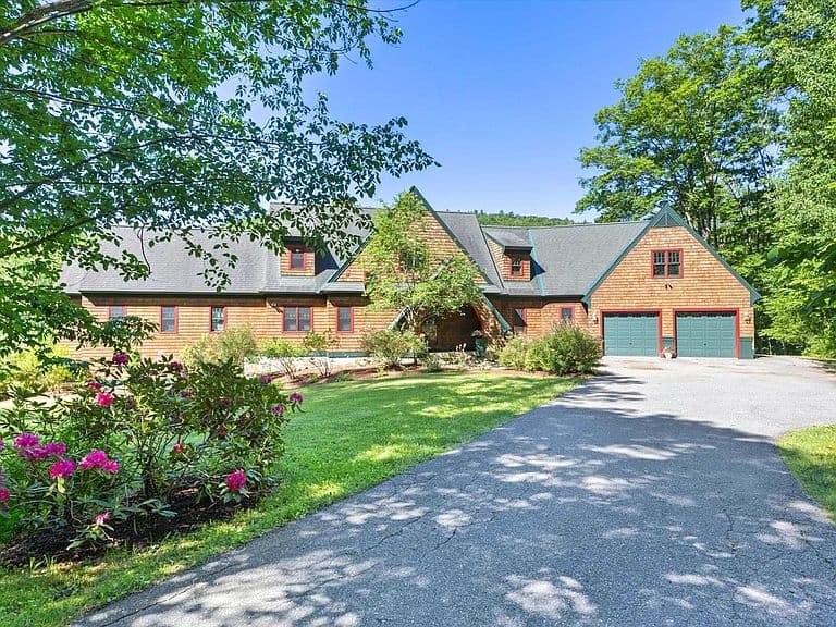 662 Hurricane Road photo 2