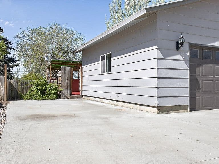 2455 Ada St photo 5