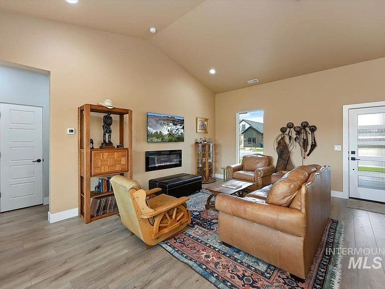 1597 Tule Dr photo 5
