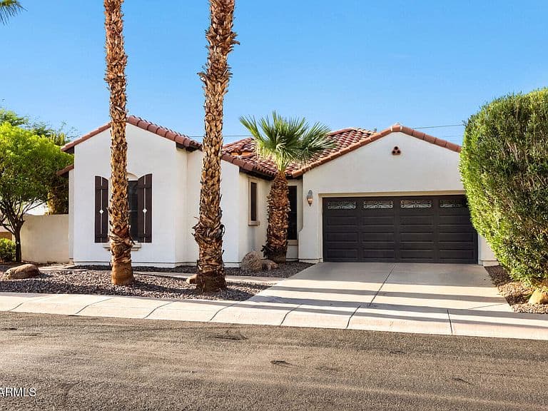 2178 E WISTERIA Drive photo 2