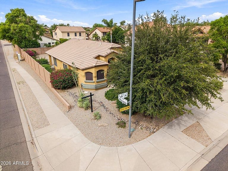 20904 N 39TH Place photo 2