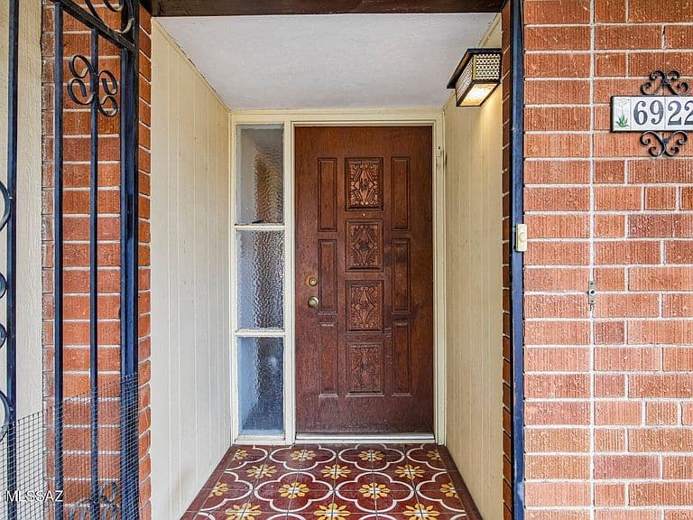 6922 E Rosewood St photo 3