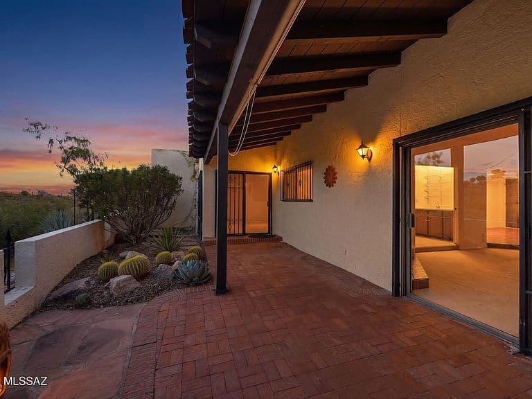 7526 N Desert Tree Dr photo 1
