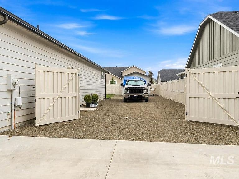 5790 E Lekeitio Village Dr photo 4