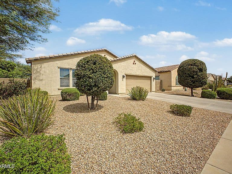 1572 E LUNA BLANCA Way photo 4