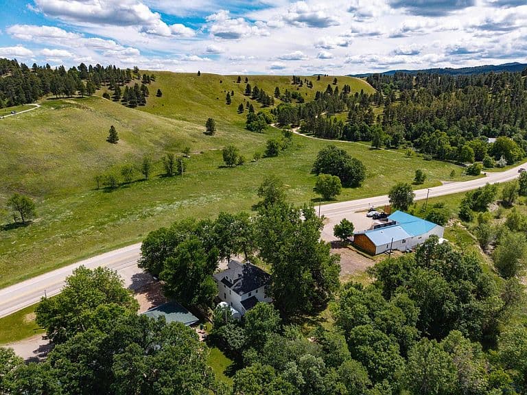513 Spearfish Canyon Rd photo 2