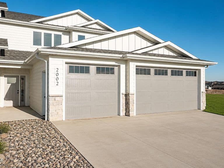 2002 Prairie Hawk Dr photo 3