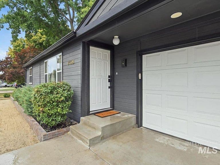 4768 W Kendall St photo 4