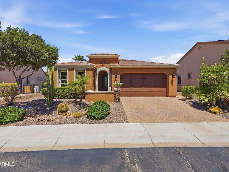 1556 E ALEGRIA Road photo 1