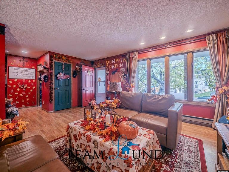 3561 Big Horn St photo 3