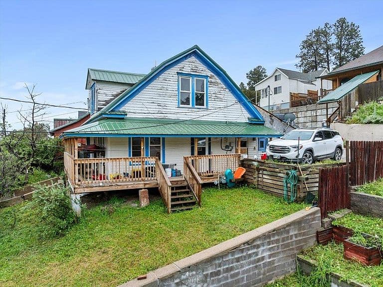 412 McQuillan Ave photo 1