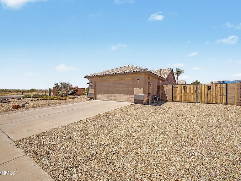 10852 W HARMONY Lane photo 3