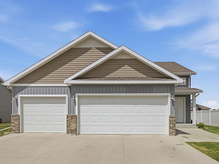 6073 Autumn Dr S photo 1