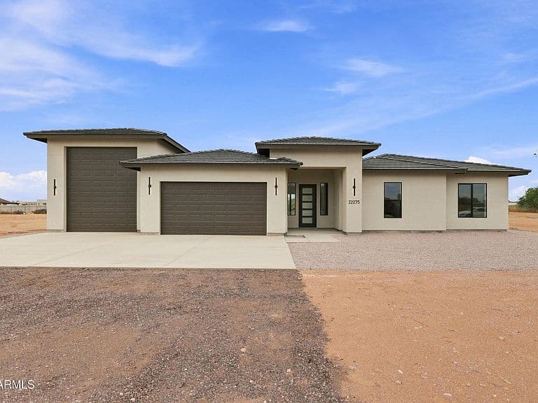 22275 W ROY ROGERS Road photo 1