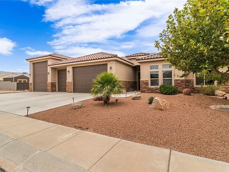 3109 Southern Loop photo 2