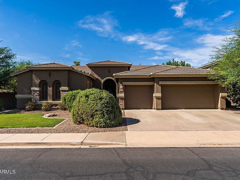 2290 E Coconino Drive photo 1