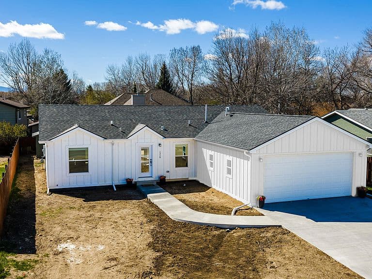 1328 N Heights Ln photo 2