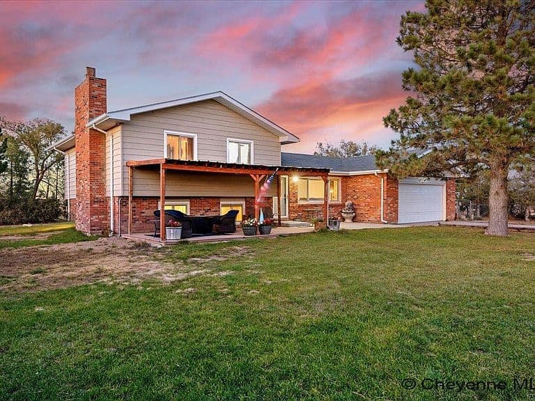 3560 Burns Ave photo 1
