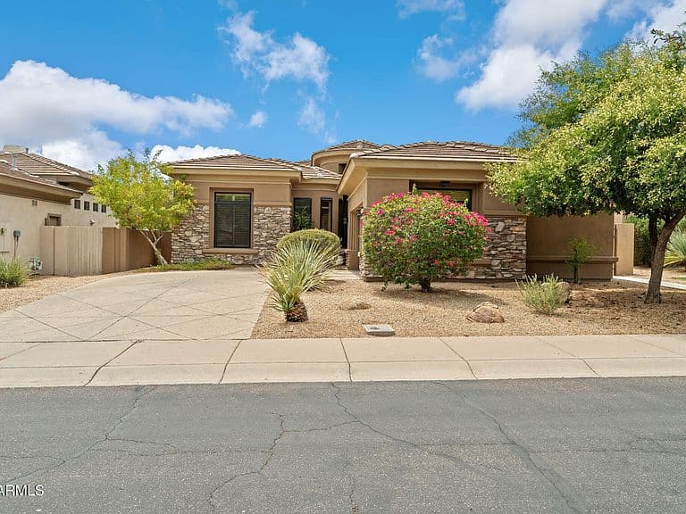 19748 N 84TH Street photo 3