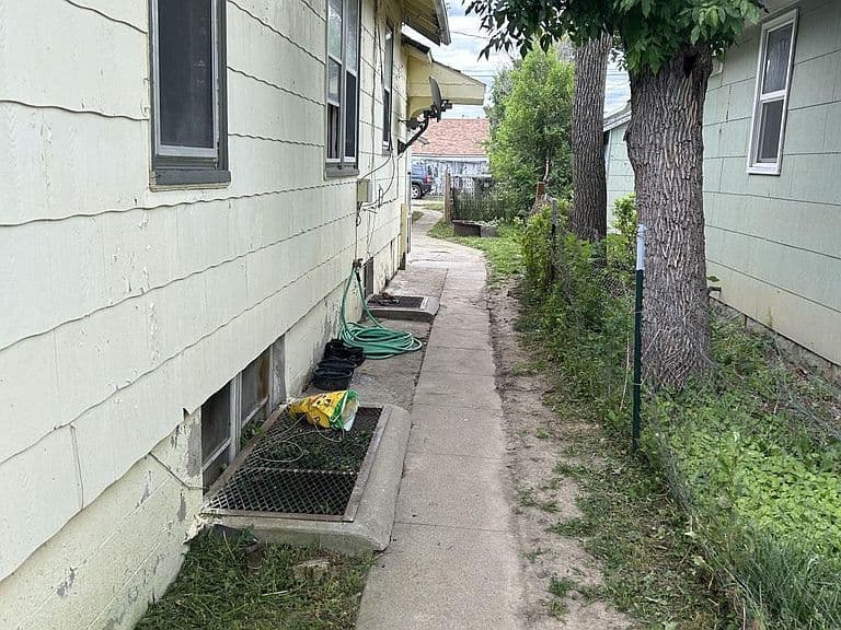 820 Knight St photo 4