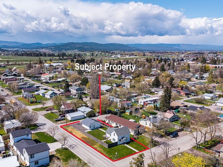 644 9th Ave W photo 5