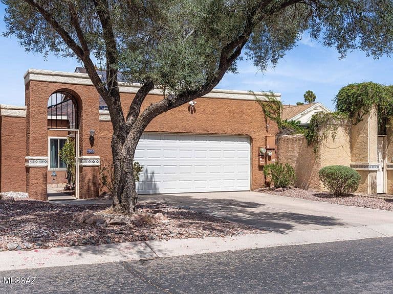 2930 W Avenida Obregon photo 2