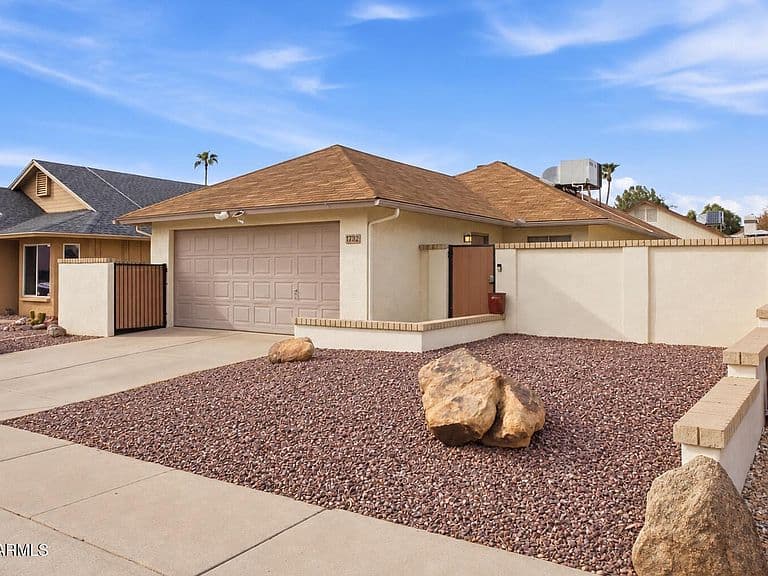 1732 E VILLA MARIA Drive photo 4