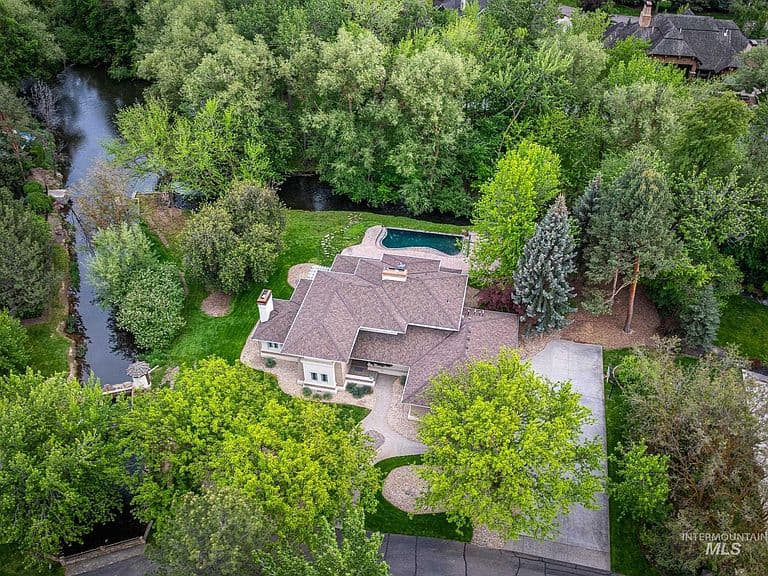 9527 W Riverside Ln photo 1