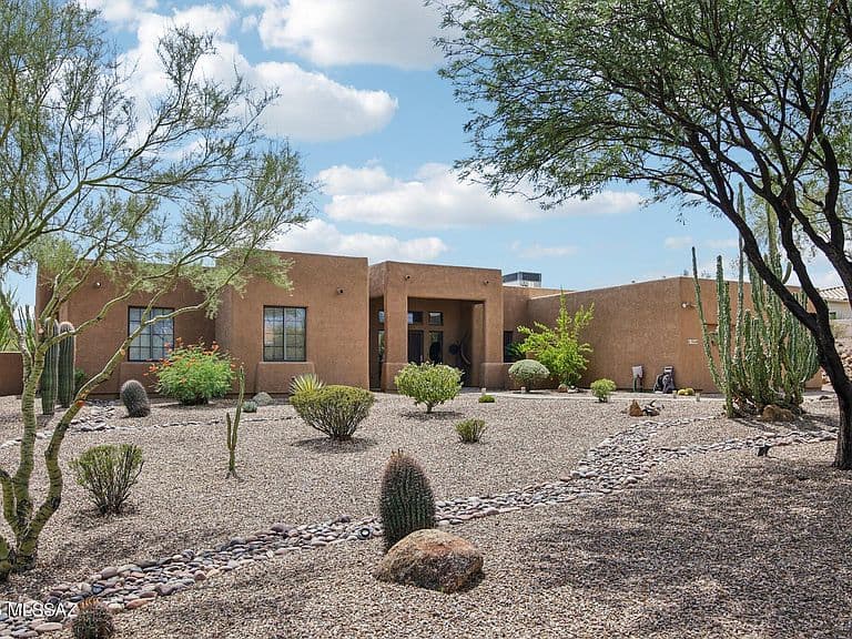 7648 N Quail Ridge Dr photo 3