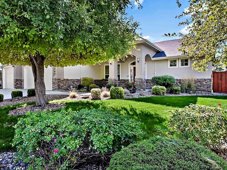 2089 W Grand Teton Dr photo 2