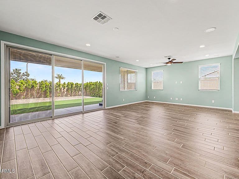 12055 N 169TH Avenue photo 5