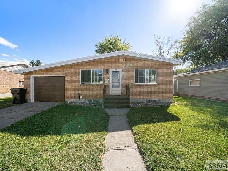 239 Ramona Ave photo 3