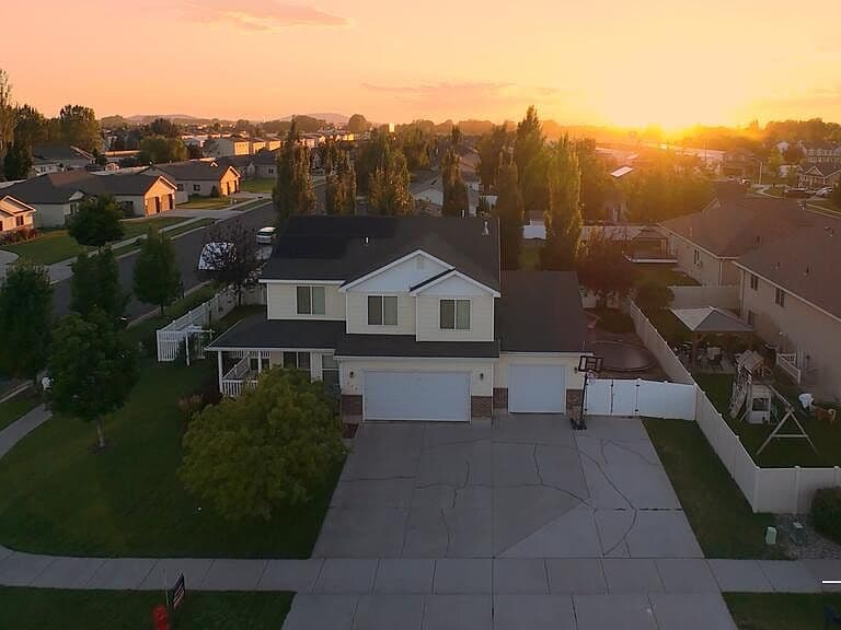 318 Polo Dr photo 1