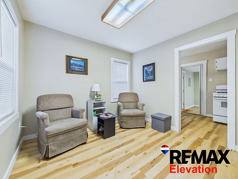 246 N Hamilton photo 2
