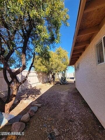 25614 W MCNARY Drive photo 3