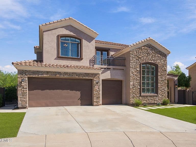 5027 E LUCIA Drive photo 2