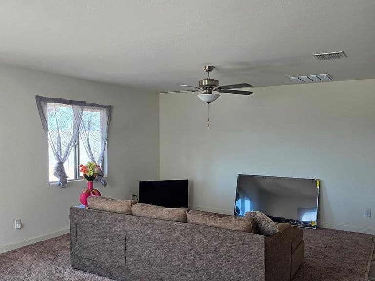 980 W 20TH Street photo 5