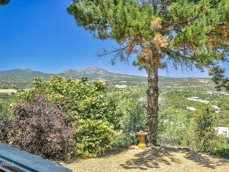 820 DEVEREAUX Drive photo 2