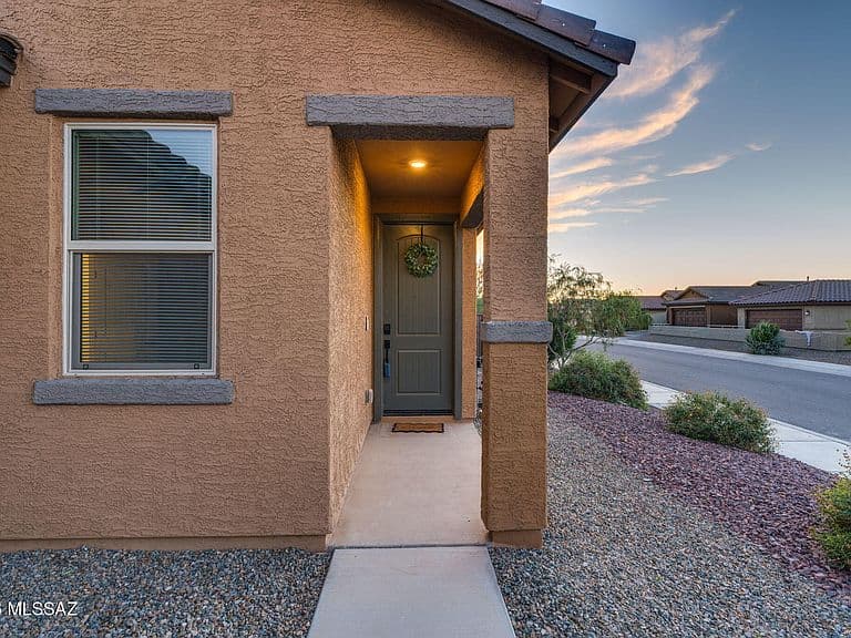 10567 W Waveland Dr photo 3