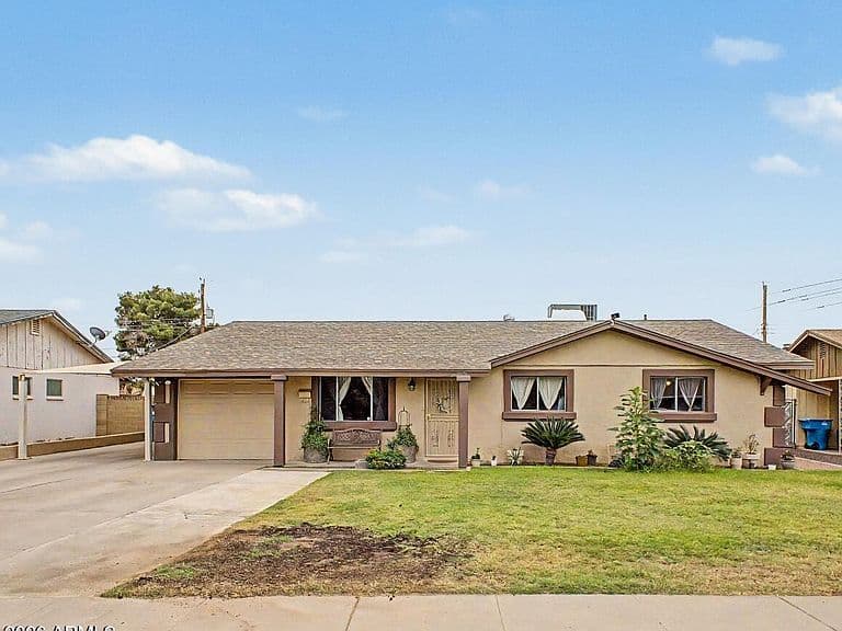 3613 W Echo Lane photo 1