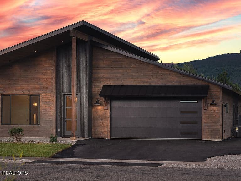 535 Palisade Trl photo 1