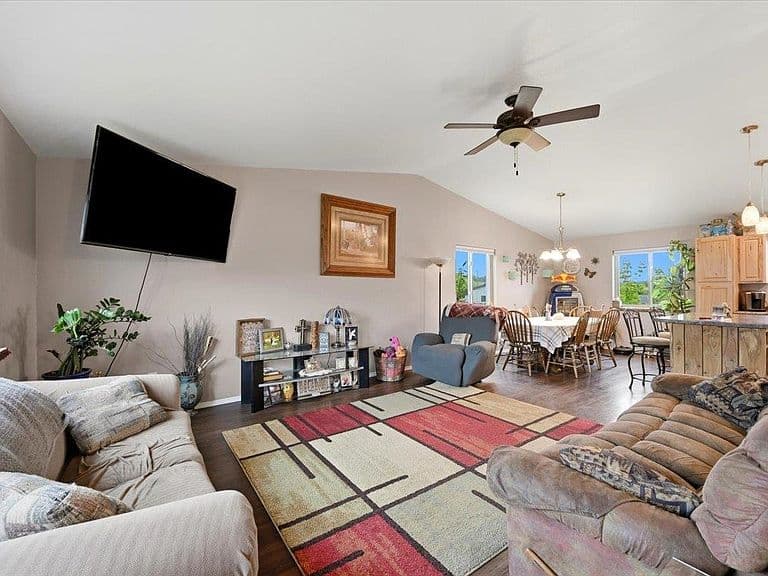 654 Teton Way photo 3