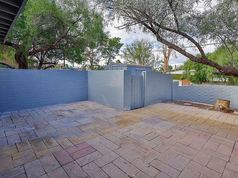 7011 E Rosewood St photo 3