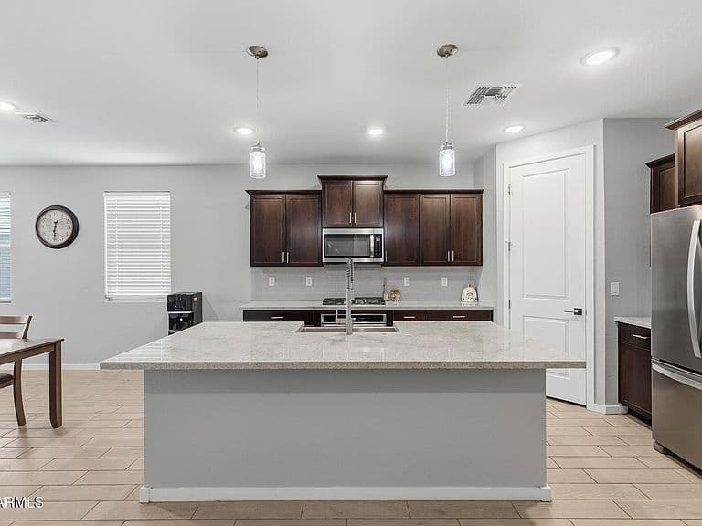 40655 W CRANE Drive photo 3