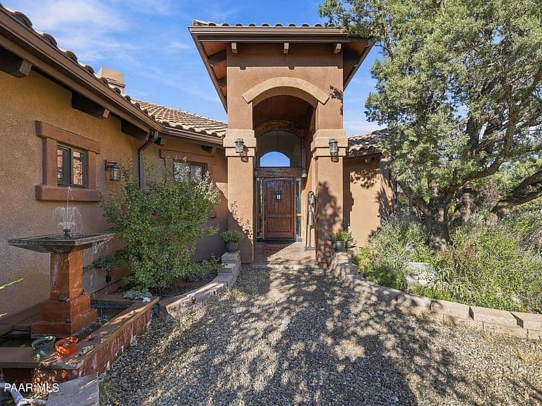 830 E Upper Sky Terrace Dr photo 2