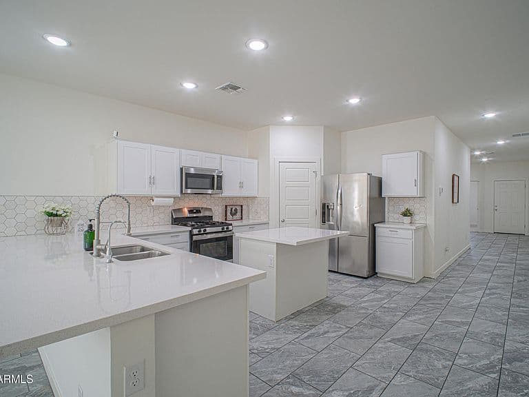 35281 W Santa Barbara Avenue photo 3
