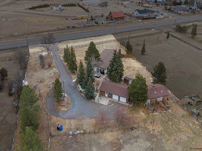 1319 Terry Ranch Rd photo 2